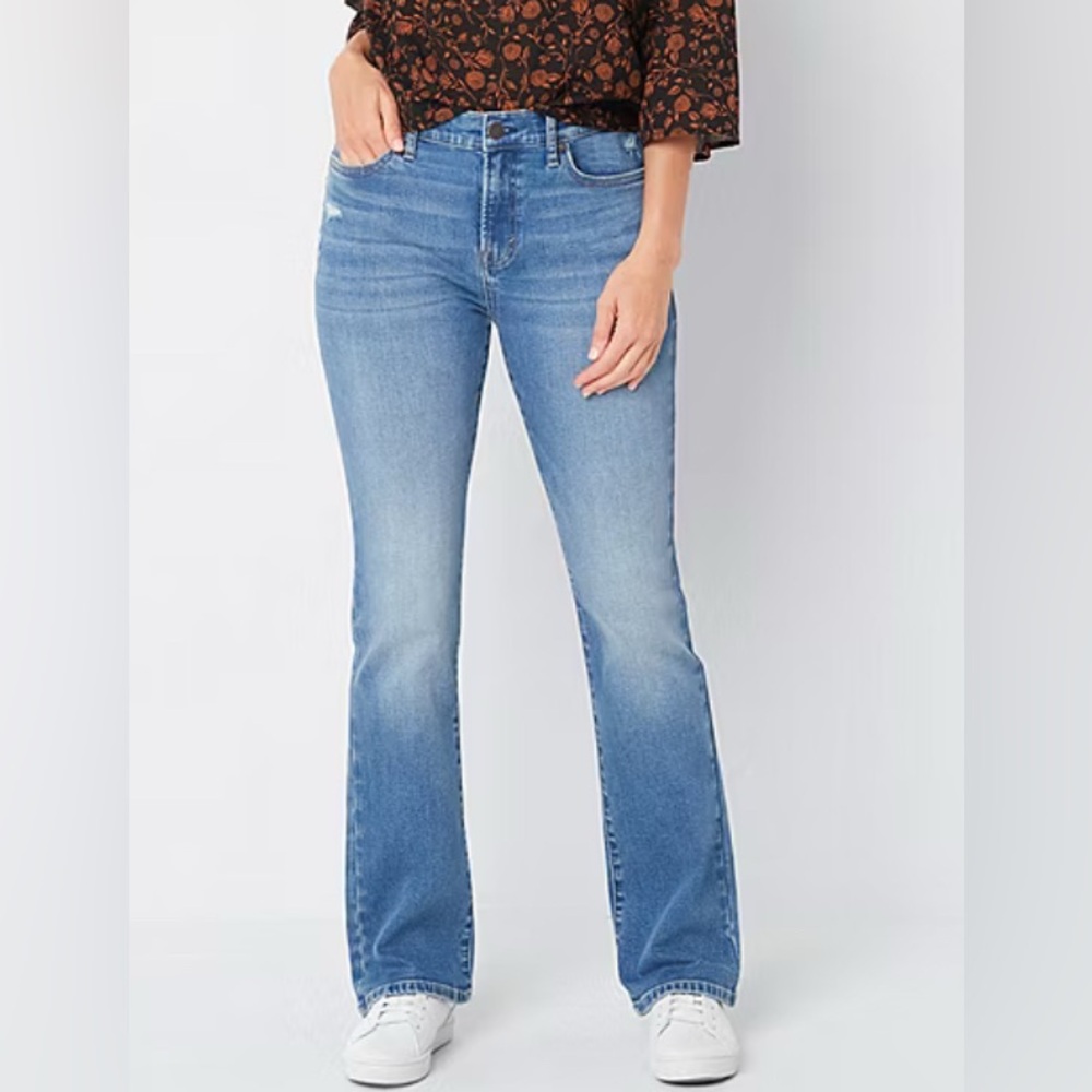 a.n.a Women's Light Blue Boot Cut Jeans